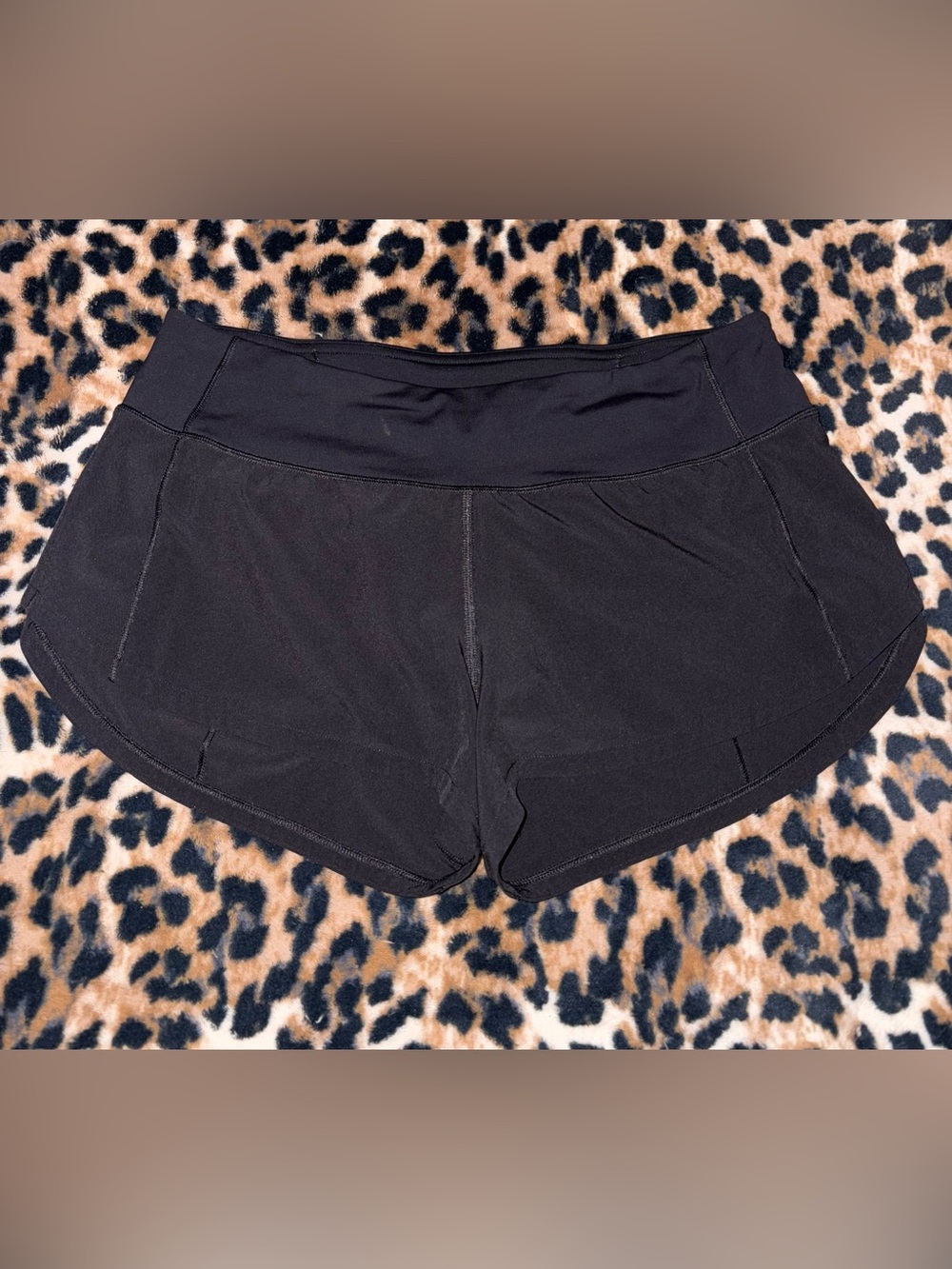 Lululemon Speed Up Low-Rise Short 2.5” Black Athletic Shorts size 4